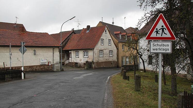 Besonders an dieser Stelle bei der Gölleschanze (Anwesen rechts) ist die Straße besonders eng. Foto: Ulrike Müller
