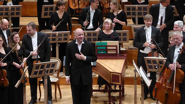 Gerd Schaller  und Musiker des Leipziger Gewandhauses. Thomas Ahnert