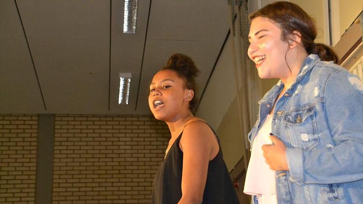 Ashley und Jasmin rappten