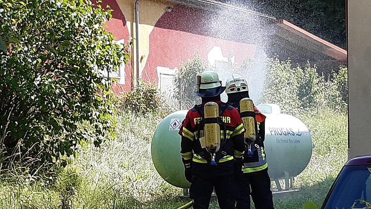 Gasaustritt in Neuhaus an der Pegnitz: Mehrere H&auml;user ger&auml;umt