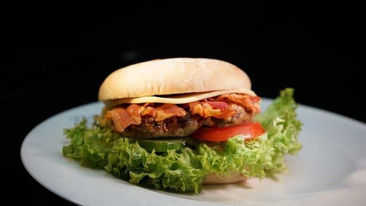 Hochlandrinderburger aus Tettau. Foto: Fränkische Rennsteigregion