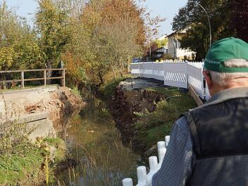 Die Straßenverbindung zur nördlichen Siedlung ist gekappt.Foto: Arkadius Guzy