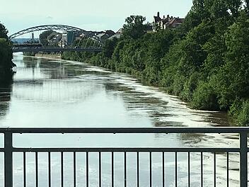 Main-Donau-Kanal in Bamberg: Schaum auf dem rechten Regnitzarm