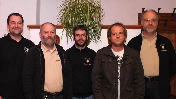 Nicht einfach war es in diesem Jahr, das Vorstandsteam für den Lauterer Musikverein zusammenzustellen. Nach zähem Ringen ist es gelungen. Mario Digel, Leo Hartmann, Peter Metz, Philipp Köth und Lothar Albert gehören nun zur Führungsriege. Foto: Björn Hein