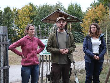 Petra und Has-Joachim Fischer stellten gemeinsam mit Tochter Mathilda ihre Idee eines Schulbauernhofs.   Foto: Verena Stephan