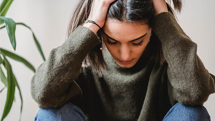 Single Mütter haben es oft nicht leicht - Bild: Pexels/Liza Summer