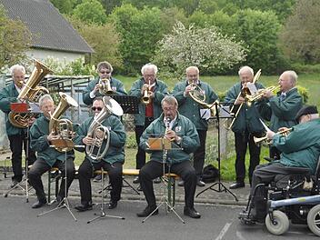 Die Rentnerband spielt Marienlieder und man darf mitsingen. Fotos: Peter Klopf