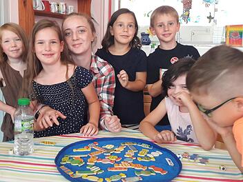 Sinéad Price (3. v. r.) hat sich im Kindergarten wohlgefühlt, auch wenn sie beruflich in eine andere Richtung gehen will.     Foto: Johanna Blum