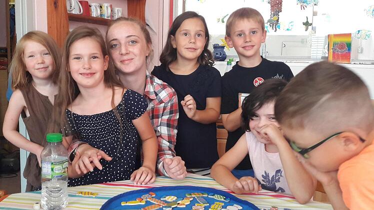 Sinéad Price (3. v. r.) hat sich im Kindergarten wohlgefühlt, auch wenn sie beruflich in eine andere Richtung gehen will.     Foto: Johanna Blum