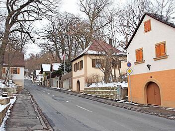 Die Häuschen, Kellereingänge und Stützmauern am Höchstadter Kellerberg wären ohne die LAG-Zuschüsse wohl nicht in diesem Umfang saniert worden. Foto: Andreas Dorsch