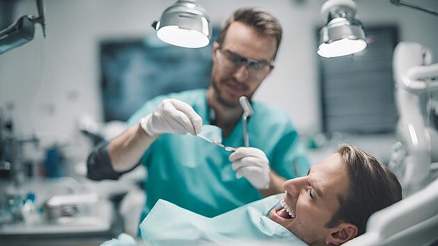 Zahnzusatzversicherungen macht Kronen und Implantate bezahlbar.