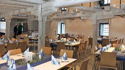 Der große Saal im Obergeschoss der Zehntscheune wurde bereits eine Woche vor der offiziellen Einweihung des Umbaus für eine private Feier vermietet. Foto: Evi Seeger