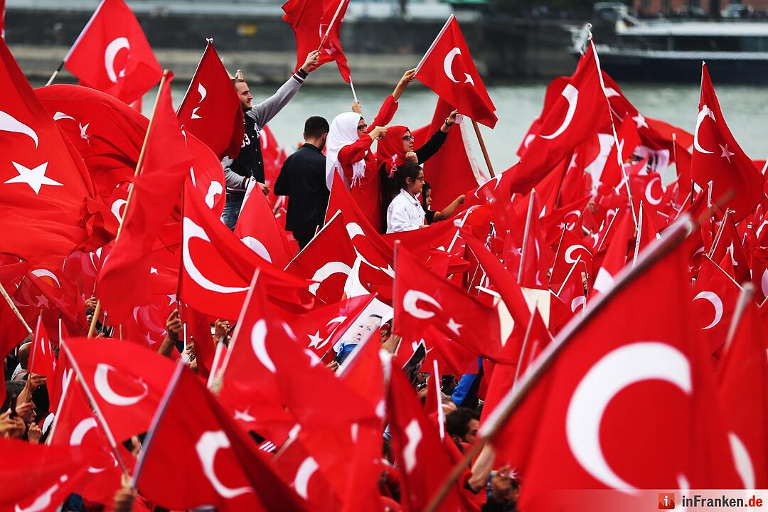 Demo von Erdogan-Anhängern in Köln