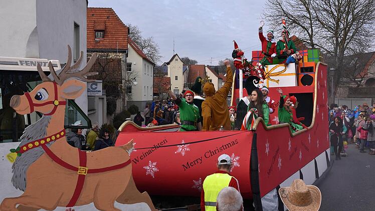 Einen besonders fantasievollen Wagen hatten die Steinsfelder gebaut.