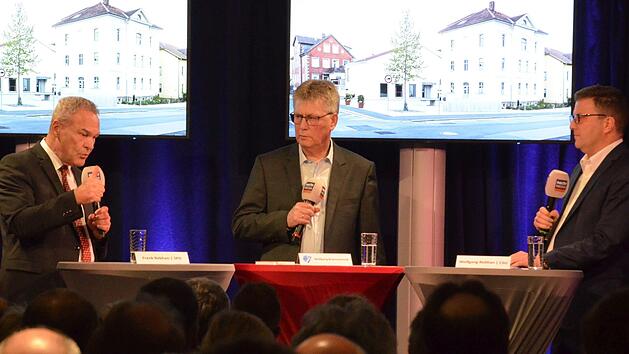 Frank Rebhan (links) oder Wolfgang Rebhan (rechts)? Das Fernsehduell, moderiert von Neue-Presse-Redaktionsleiter Wolfgang Braunschmidt, sollte den W&auml;hlern bei ihrer Entscheidung helfen. Rainer Lutz