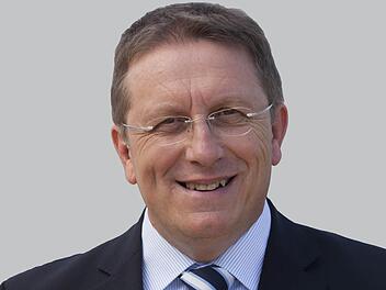 Der Wahlsieg ist ihm nicht mehr zu nehmen: OB Henry Schramm (CSU) wurde im Amt bestätigt.