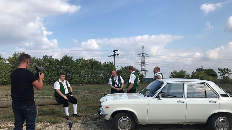 Endstation Festplatz: Als die Musiker den Festplatz erreichen stellen sie fest, dass sie ein Woche zu früh gestartet sind. Foto: privat