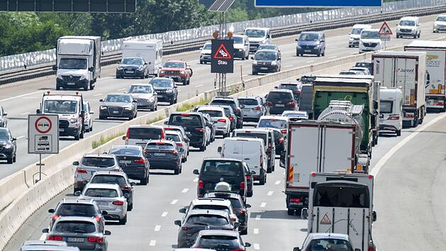 A9 bei Ingolstadt: Mann bei Lkw-Unfall lebensgef&auml;hrlich verletzt