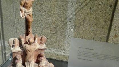 Ein Kapitän zur See und sein Hobby: Dankmar Graf Beissel von Gymnich hatte im Zweiten Weltkrieg unterschiedliche Führungspositionen. In der Nachkriegszeit war er Angestellter der "Gemeinschaft von den Heiligen Engeln" auf Banz. Fotos: Birgit Kunig