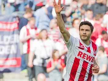 Kölns Nationalspieler Jonas Hector geht mit in die 2. Liga.   Foto: Rolf Vennenbernd/dpa