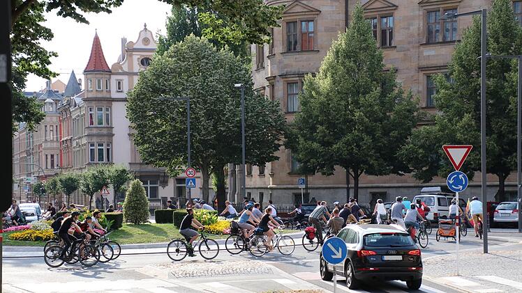 Mit regelmäßigen Fahrrad-Demos wie dieser rücken die Aktivisten das Thema immer wieder in den Fokus. Foto: Sebastian Schanz