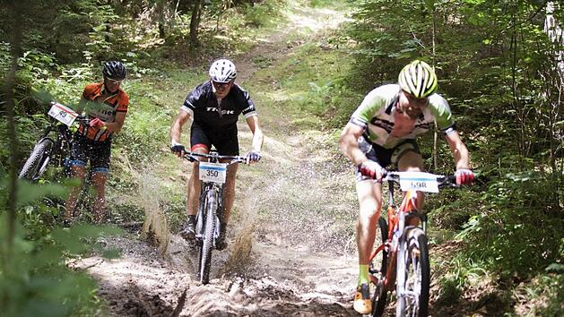 Spektakul&auml;re und anspruchsvolle Abfahrten fordern die Mountainbiker beim Franken-Bike-Marathon in Trieb. Foto: RVC