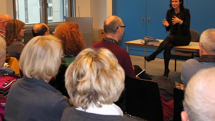 Dorothee Bär im Gespräch mit dem Freundeskreis für das Bayerische Kammerorchester Bad Brückenau. Foto: Ulrike Müller