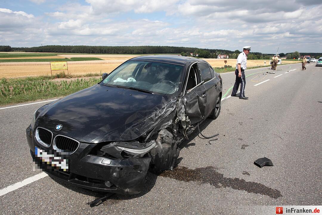Frontal-Crash auf der B466 bei Kammerstein