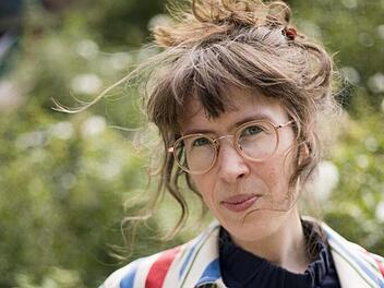 Die für den Buchpreis nominierte Kathrin Bach nimmt in diesem Jahr am Literatur-Festival book:ed teil.