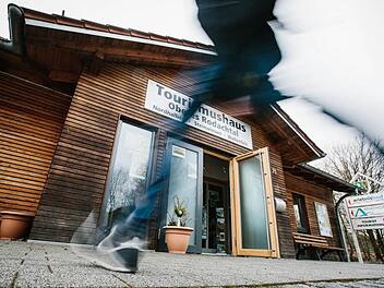 Das Tourismushaus in Steinwiesen ist ein Standbein der Tourismusverbandes Oberes Rodachtal. Foto: Hendrik Steffens