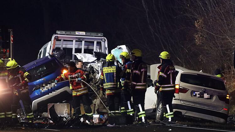 Schwerer Massenunfall auf der B2 bei Pleinfeld &ndash; mehrere Tote