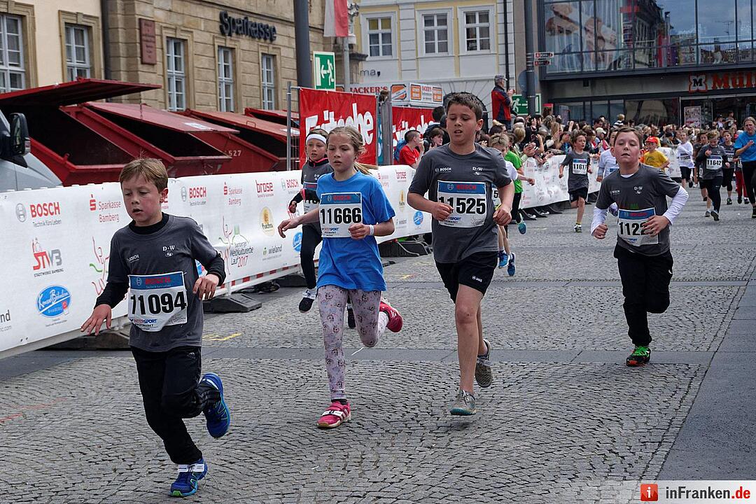 Weltkulturerbelauf 2017 in Bamberg: Der Zieleinlauf am Maxplatz