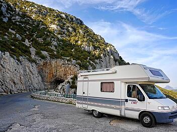 Ein Urlaub im Wohnmobil erlaubt das kurzzeitige Leben in der Natur.