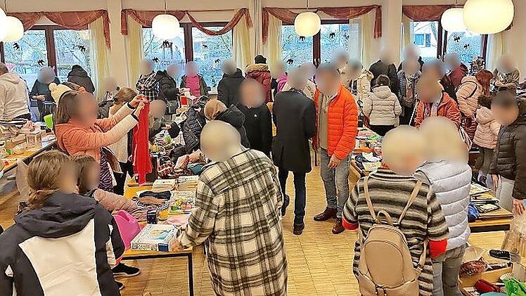 Der Fr&uuml;hlings-Verschenke-Basar zog viele Besucher an.