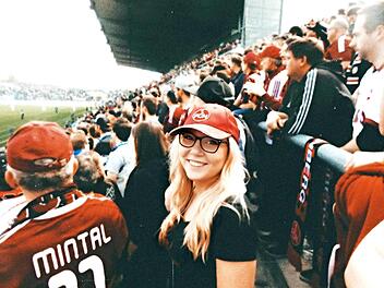 Natascha Feulner ist immer gern ins Stadion gegangen. Seit ihrer Kindheit ist sie Clubfan. Foto: privat