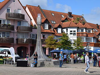 Wochenmarkt in Markt Eckental eröffnet: Land-Markt nun regelmäßig
