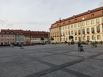 Maxplatz in Bamberg - im Hintergrund das Rathaus