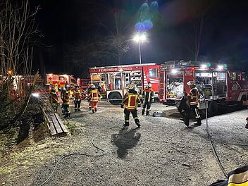 Gefrees: Brand in der Entenmühle löst Großeinsatz aus - mehrere Gäste mit Rauchvergiftung ins Krankenhaus