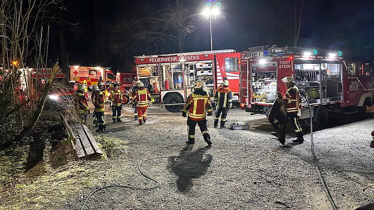 Gefrees: Brand in der Entenmühle löst Großeinsatz aus - mehrere Gäste mit Rauchvergiftung ins Krankenhaus