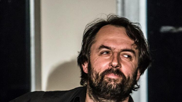 Das Duo Zaruk mit Iris Azquinezer und Rainer Seiferth begeisterte zahlreiche Zuhörer im Coburger Haus Contakt.Foto: Jochen Berger