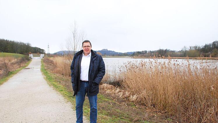 Hier kann er entspannen: Für den Rundweg um den Goldbergsee hat Thomas Apfel auch die Patenschaft übernommen.Christiane Lehmann