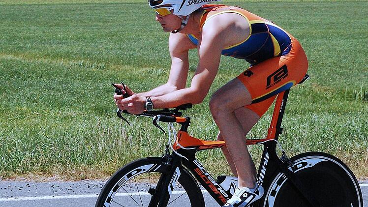 Auch Benedikt Weber hat mal klein angefangen - inzwischen ist er ein Toptriathlet und hat sich heuer auf der Mitteldistanz - 2 km/90 km/20 km - für die WM im August in Las Vegas qualifiziert. Foto: Karl Heinz Weber