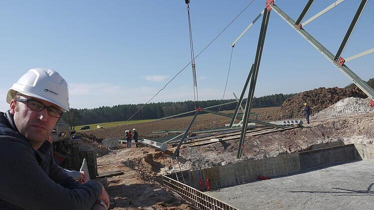 Auf der Baustelle für die 380-kV-Trasse bei Trübenbach (Gemeinde Weidhausen). Foto: Berthold Köhler