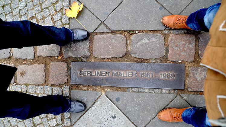 1989 fiel die Berliner Mauer. Damit wurde auch das Ende des Warschauer Paktes eingeläutet.
