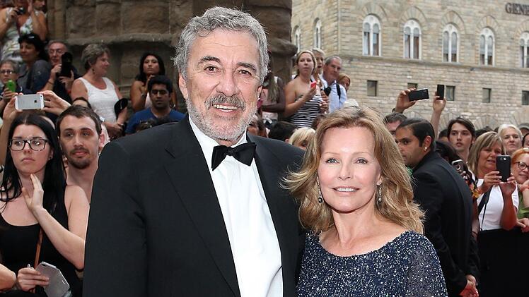Seit 1981 ist Cheryl Ladd mit dem Musikproduzenten Brian Russell verheiratet.