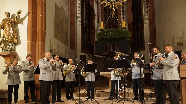 Weihnachtskonzert mit dem  Heeresmusikkorps Veitshöchheim Foto: Arkadius Guzy