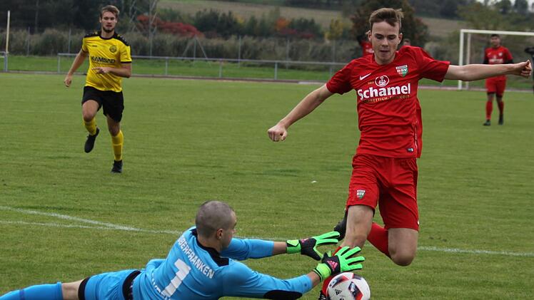 Simon Müller (re.) wird mit nur 18 Jahren Spielertrainer bei den Kreisklasse-Herren der SG Kleinsendelbach/Hetzles.  Foto: Kellner/Archiv