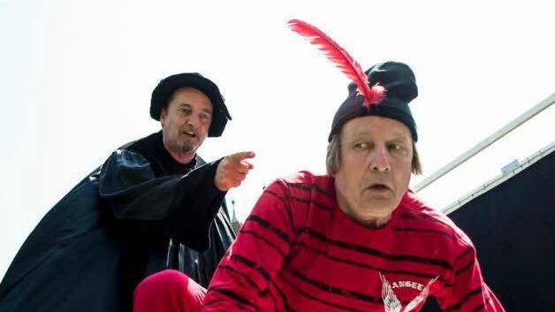 Jan Burdinski als Mephisto neben Peter Kempkes als Faust: zu sehen am 8. August, ab 20 Uhr, in Schloss Geyerswörth. Foto: Theatersommer