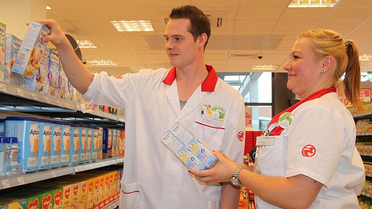 Patrick Hellmann und Irina Lemmer leiten die neue Rossmann-Filiale.