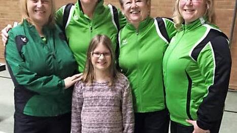 Meister der 3. Bezirksliga Hof/Kronach wurde die SG Neuses II mit Gisela Schrafft, Ute Kleylein, Rosalinde Hanna und Sandra Bernschneider (mit Tochter Lisa, vorne). Foto: privat